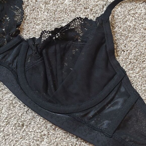 H&M Size 34D Women's Unpadded Underwire Black Lace Bra In Like New Condition - Picture 8 of 9